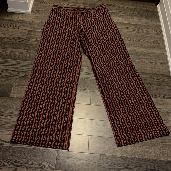 Stylish Black and Orange monogram Patterned women Pants - Picture 17 of 17